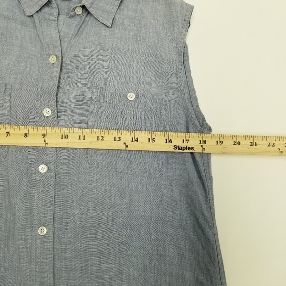 Tommy Bahama small womens sleeveless linen button up shirt mark back near collar - Picture 7 of 8